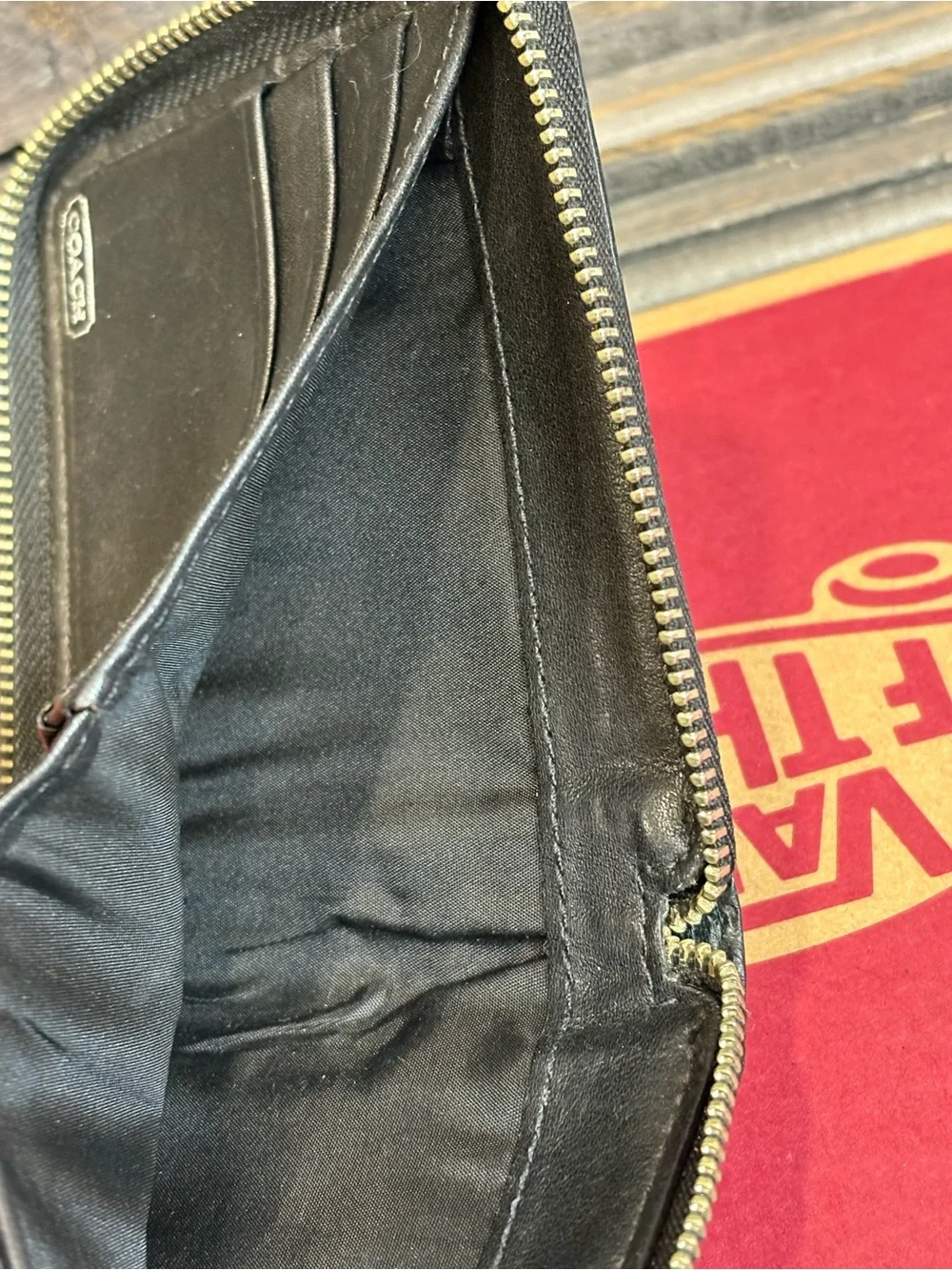 Coach Blk Leather Zipper Wallet